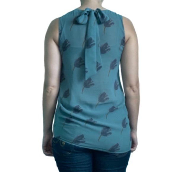 CAbi #984 sheer blue tulip sleeveless blouse sz XS - Picture 3 of 8